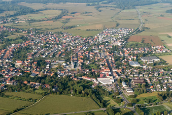 Ortsansicht der Straßen und Häuser der Wohngebiete im Ortsteil Freistett in Rheinau im Bundesland Baden-Württemberg, Deutschland