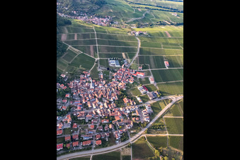 Dorfübersicht aus Süden in Eschbach im Bundesland Rheinland-Pfalz, Deutschland