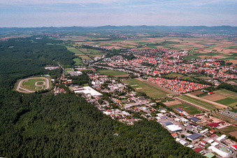 Luftaufnahme von Herxheim von Südwesten in Herxheim bei Landau im Bundesland Rheinland-Pfalz, Deutschland