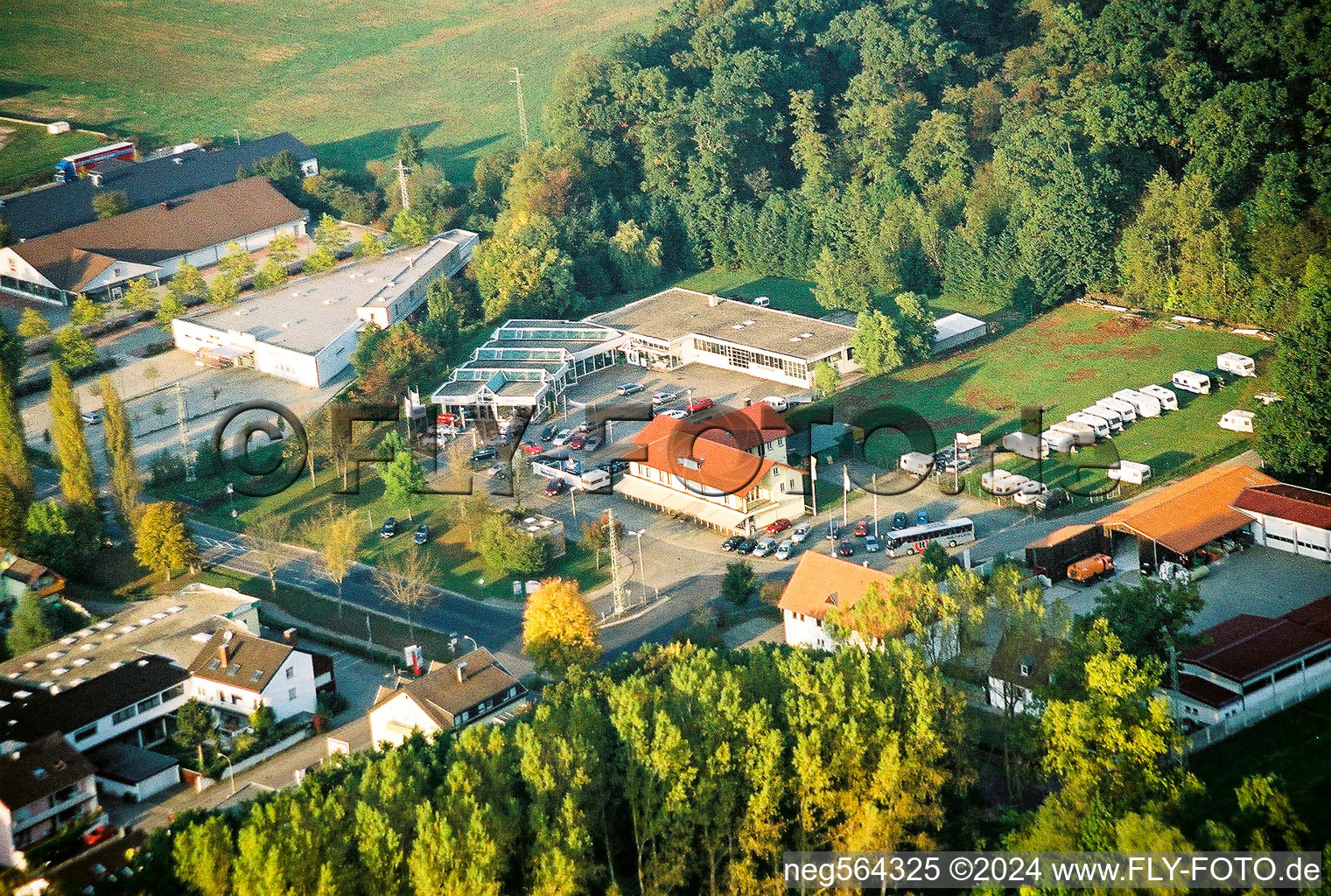 Kandel Lauterburger Straße Ford Autohaus und Sporthaus Frey von Südwesten im Bundesland Rheinland-Pfalz, Deutschland