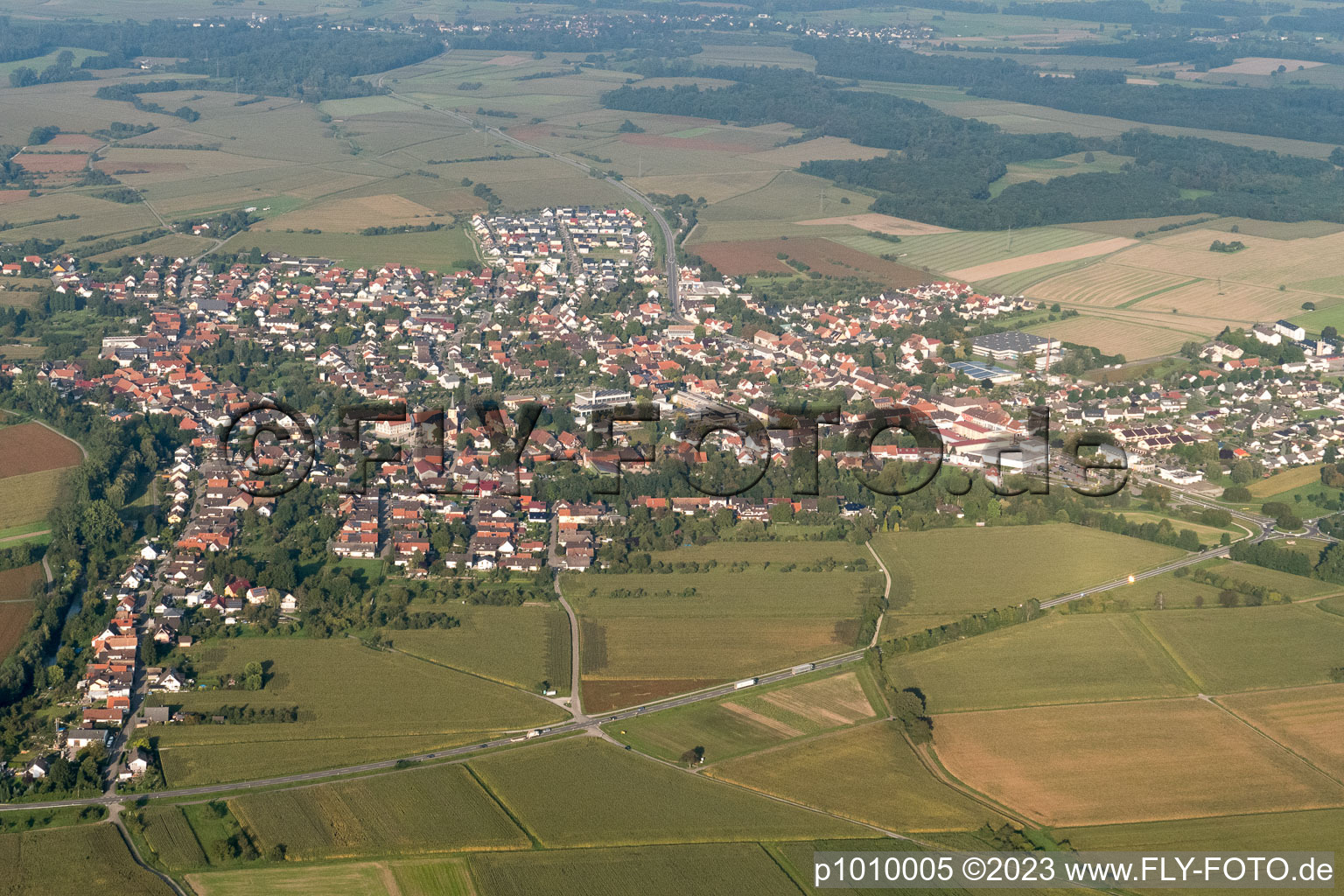Drohnenbild von Ortsteil Freistett in Rheinau im Bundesland Baden-Württemberg, Deutschland