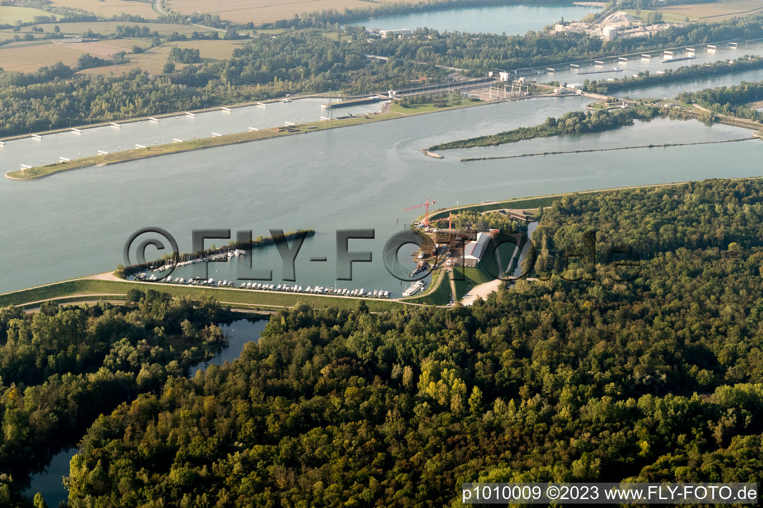 Luftbild von Schiffswerft Karcher im Ortsteil Freistett in Rheinau im Bundesland Baden-Württemberg, Deutschland
