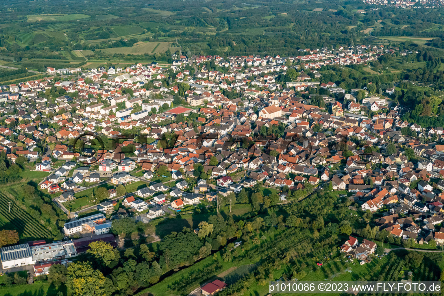 Drohnenbild von Renchen im Bundesland Baden-Württemberg, Deutschland