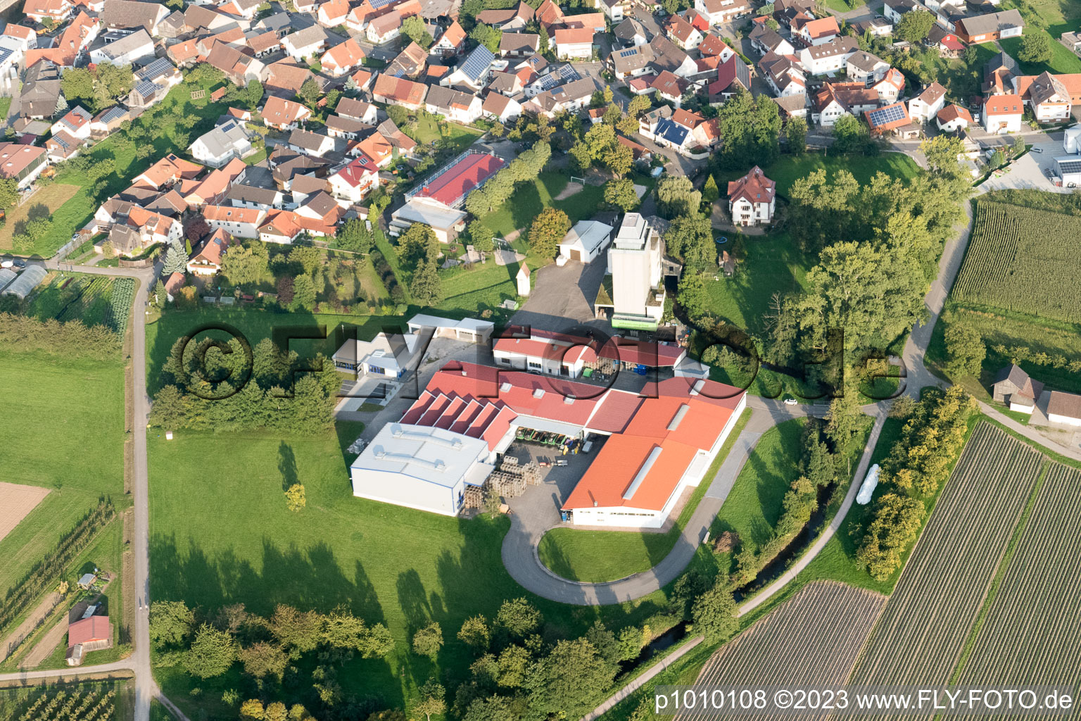Luftbild von Kraewa GmbH im Ortsteil Erlach in Renchen im Bundesland Baden-Württemberg, Deutschland