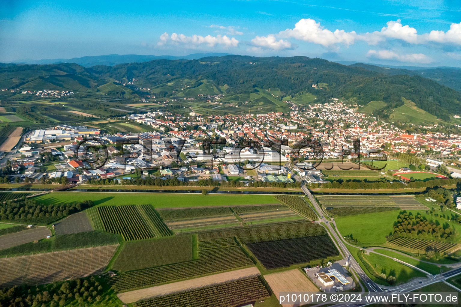 Von Südwesten im Ortsteil Gaisbach in Oberkirch im Bundesland Baden-Württemberg, Deutschland