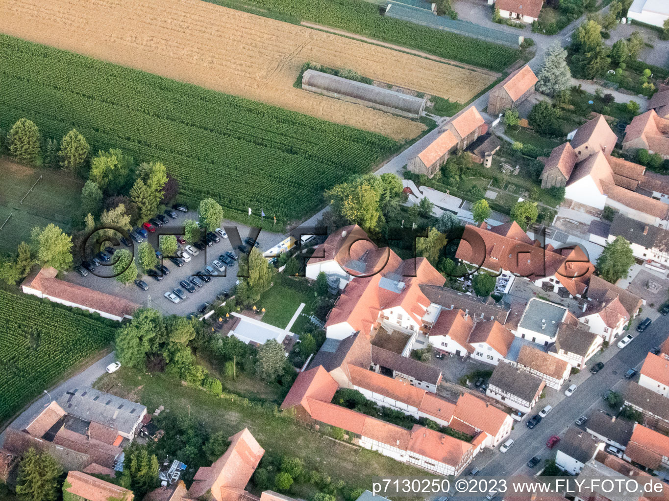 Luftaufnahme von Ortsteil Hayna in Herxheim bei Landau/Pfalz im Bundesland Rheinland-Pfalz, Deutschland