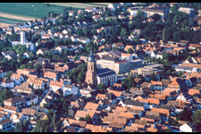 Luftbild von Kandel St. Georgskirche vom Ballon aus im Bundesland Rheinland-Pfalz, Deutschland