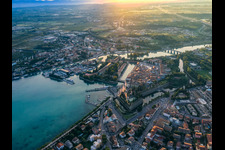 Luftbild von Peschiera del Garda im Bundesland Verona, Italien