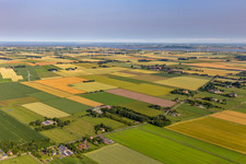 Windparks vor der Eidermündung in Neuenkirchen im Bundesland Schleswig-Holstein, Deutschland