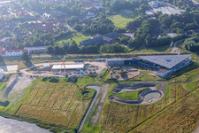 Gebäude des Besucherzentrums Nationalpark-Zentrum Multimar Wattforum mit Baustelle für die neue Otterabteilung in Tönning im Bundesland Schleswig-Holstein, Deutschland