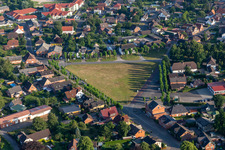 Freifläche des Gänsemarkt in Lunden im Ortsteil Amt Kirchspielslandgemeinde Lunden im Bundesland Schleswig-Holstein, Deutschland