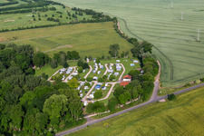 Schrägluftbild von Camping Drei Gleichen im Ortsteil Mühlberg im Bundesland Thüringen, Deutschland