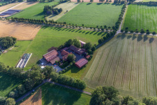 Schrägluftbild von Lanfer´s Melkschöppken im Ortsteil Tungerloh-Pröbsting in Gescher im Bundesland Nordrhein-Westfalen, Deutschland