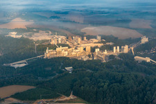Gelände und Abraum- Flächen Zement- Tagebau und Baustoff- Werk in Wülfrath im Ortsteil Rohdenhaus im Bundesland Nordrhein-Westfalen, Deutschland