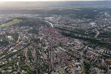 Ortsansicht der Straßen und Häuser der Wohngebiete in Tübingen im Bundesland Baden-Württemberg, Deutschland