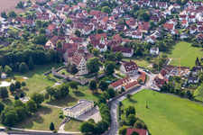 Ortsansicht der Straßen und Häuser der Wohngebiete in Kilchberg in Tübingen im Bundesland Baden-Württemberg, Deutschland