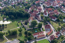 Luftaufnahme von Ortsansicht der Straßen und Häuser der Wohngebiete in Kilchberg in Tübingen im Bundesland Baden-Württemberg, Deutschland