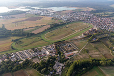 Luftbild von Rennstrecke der Rennbahn Iffezheim in Iffezheim im Bundesland Baden-Württemberg, Deutschland