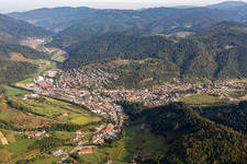 Luftbild von Oppenau im Bundesland Baden-Württemberg, Deutschland