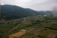 Luftaufnahme von Toppo im Bundesland Friaul-Julisch Venetien, Italien