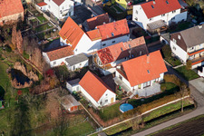 Pfeiferweg x Bachweg in Freckenfeld im Bundesland Rheinland-Pfalz, Deutschland