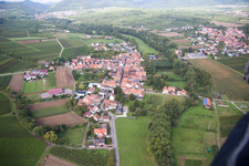 Ortsteil Klingen in Heuchelheim-Klingen im Bundesland Rheinland-Pfalz, Deutschland von oben