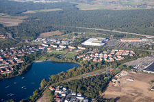 Schrägluftbild von Ortsteil Rheinau in Mannheim im Bundesland Baden-Württemberg, Deutschland
