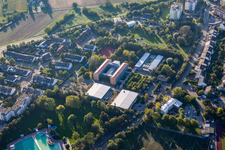 Schillerschule und Hallenbad Brühl im Ortsteil Rohrhof im Bundesland Baden-Württemberg, Deutschland
