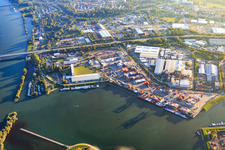 Übersicht Rheinhafen aus Norden in Germersheim im Bundesland Rheinland-Pfalz, Deutschland