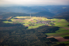 Luftbild von Fernmeldeturm- Bauwerk und Fernsehturm Katzenbuckel im Ortsteil Reisenbach in Mudau im Bundesland Baden-Württemberg, Deutschland