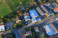 Luftbild von Industriegebiet Am Kleinwald mit Stickerei Rieder und Ziegler Autoteile in Herxheim bei Landau im Bundesland Rheinland-Pfalz, Deutschland