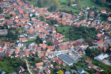 Ortsansicht der Straßen und Häuser der Wohngebiete in Bischwiller in Grand Est im Bundesland Bas-Rhin, Frankreich
