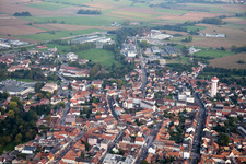 Drohnenaufname von Bischwiller im Bundesland Bas-Rhin, Frankreich