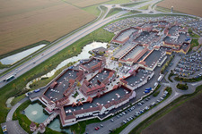 Gebäude des Einkaufszentrum The North Face Outlet in Roppenheim in Grand Est im Bundesland Bas-Rhin, Frankreich