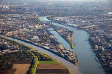 Luftaufnahme von Mühlauhafen und Neckarmündung im Ortsteil Innenstadt in Mannheim im Bundesland Baden-Württemberg, Deutschland