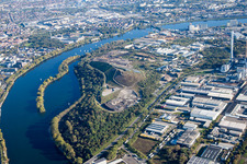 Deponie Friesenheimer Insel (Monte Scherbolino) im Ortsteil Neckarstadt-West in Mannheim im Bundesland Baden-Württemberg, Deutschland