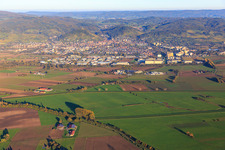 Stadtansicht von Westen am Rande des Odenwalds in Heppenheim im Bundesland Hessen, Deutschland