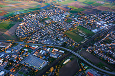 Luftbild von Stadtansicht von Westen in Gernsheim im Bundesland Hessen, Deutschland
