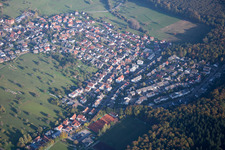 Luftaufnahme von Ortsteil Schöllbronn in Ettlingen im Bundesland Baden-Württemberg, Deutschland