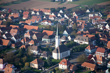 Luftaufnahme von Dorfansicht in Hatten im Bundesland Bas-Rhin, Frankreich