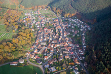 Dorfansicht in Vorderweidenthal im Bundesland Rheinland-Pfalz, Deutschland