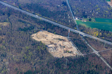Gelände der Baustoff-Recycling Speyer GmbH & Co KG im Wald im Ortsteil Rinkenbergerhof im Bundesland Rheinland-Pfalz, Deutschland