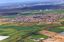Dorfansicht aus Osten im Ortsteil Hähnlein in Alsbach-Hähnlein im Bundesland Hessen, Deutschland