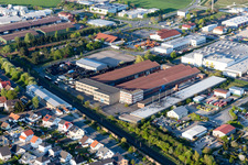 Gebäude und Produktionshallen auf dem Werksgelände Rmig Nold GmbH in Stockstadt am Rhein im Bundesland Hessen, Deutschland