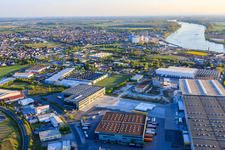 Industriegebiet Robert-Bunsen-Straße mit EKOL Logistik GmbH und Wonderworxx GmbH in Gernsheim im Bundesland Hessen, Deutschland