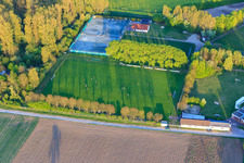 Luftbild von Sportplätze des TC - 82 Hähnlein und des SKV Hähnlein e.V in Alsbach-Hähnlein im Bundesland Hessen, Deutschland