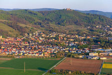 Ortsansicht unter dem Schloss Alsbach in Alsbach-Hähnlein im Bundesland Hessen, Deutschland