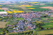 Ortsansicht aus Süden in Kapsweyer im Bundesland Rheinland-Pfalz, Deutschland