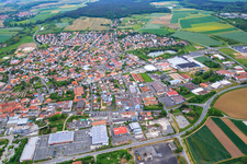 Luftbild von Stadtansicht am Main aus Westen in Volkach im Bundesland Bayern, Deutschland