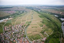 Luftbild von Ortsteil Astheim in Volkach im Bundesland Bayern, Deutschland